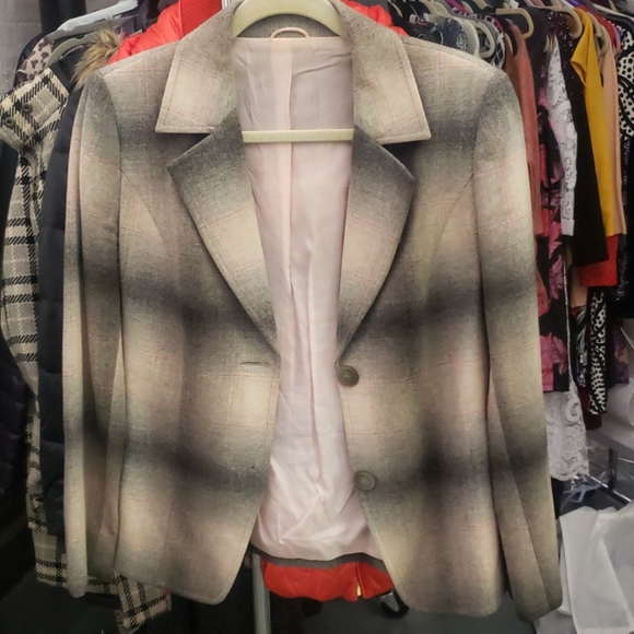 Jacket - Picture 1 of 3